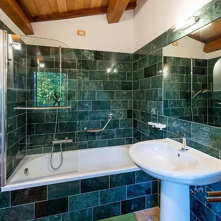 Lovely In Valfornace Vakantiehuis